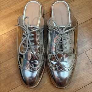 Banana Republic women’s silver slip on loafers size 9